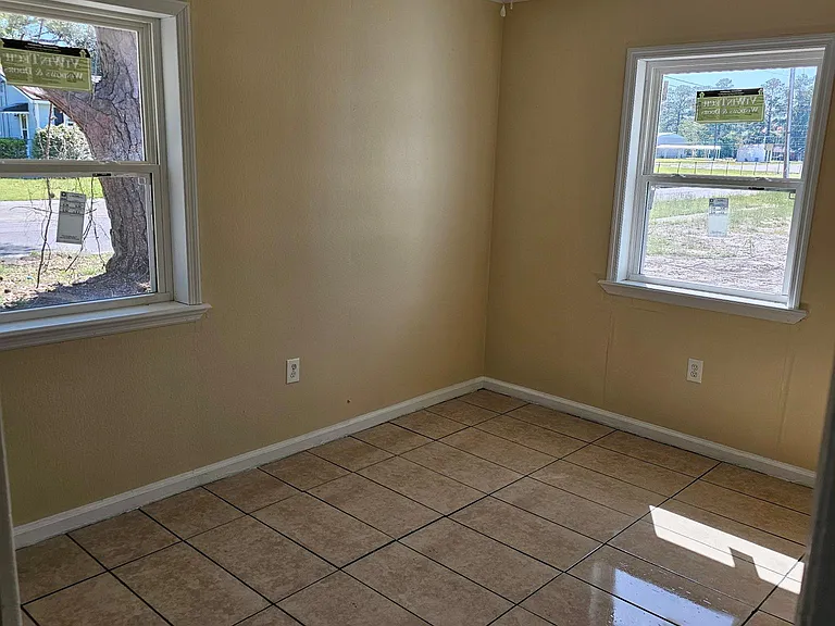 498 S Willow St #1 — Photo 2
