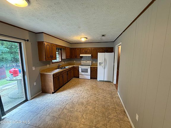 2nd image of 630 Truman Creek Rd