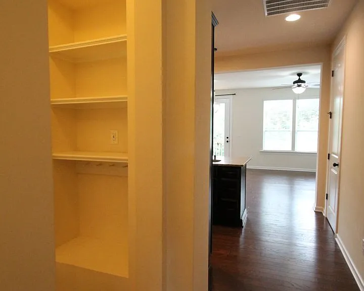1044 Archibald Ave — Photo 5