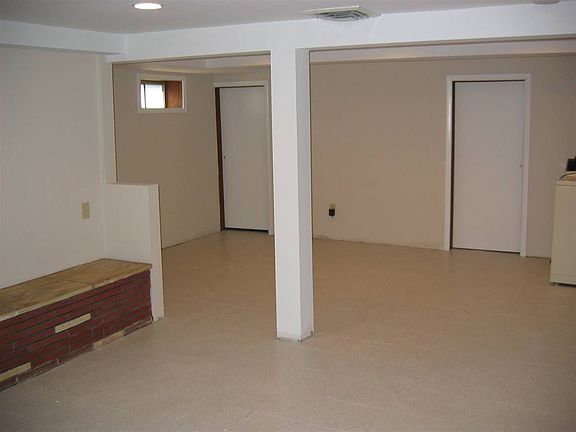4th image of 14 Sherwood Dr