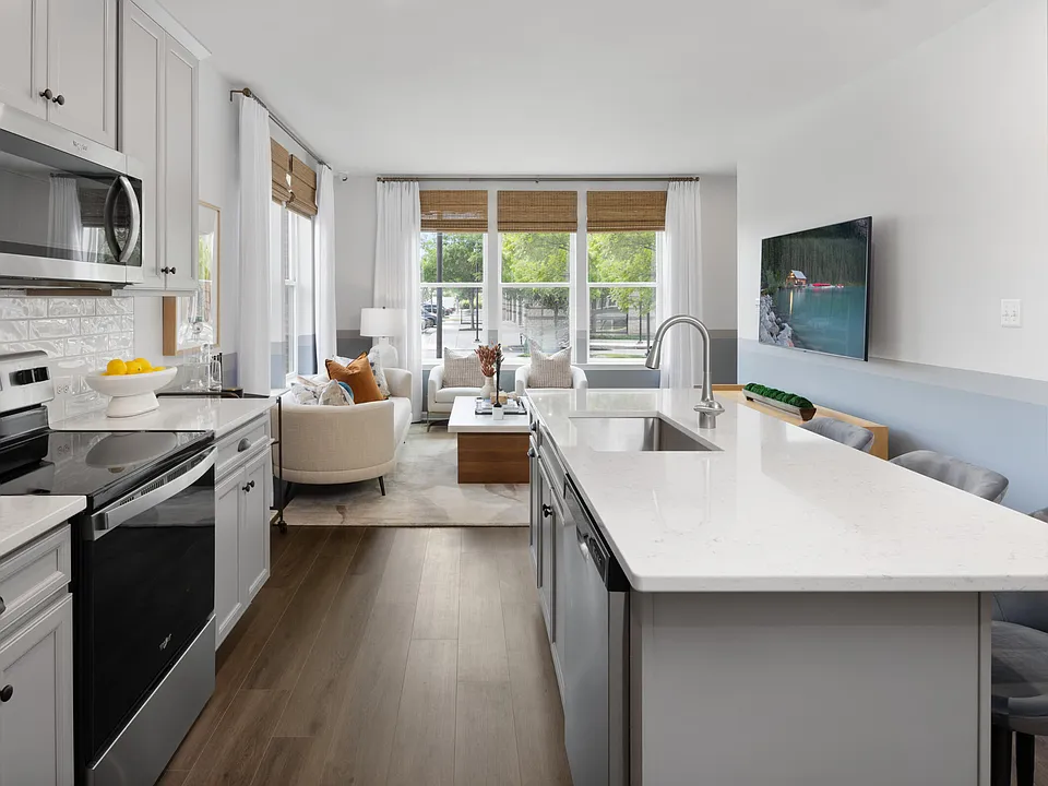 2586 Neabsco Common Pl