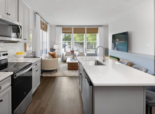2586 Neabsco Common Pl, Woodbridge, VA 22191