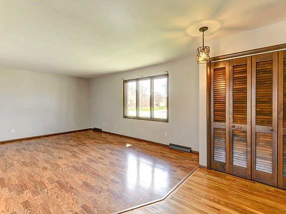 3rd image of 8029 Jefferson Ave