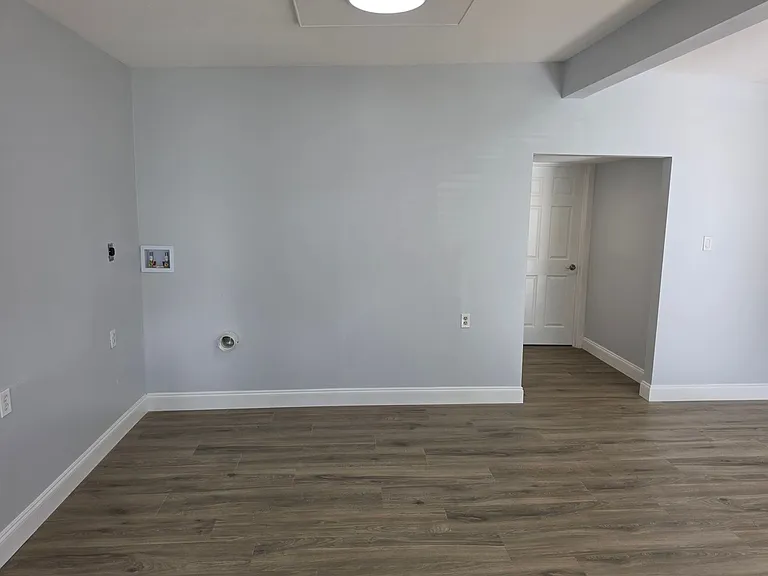 1004 Catherine St — Photo 15