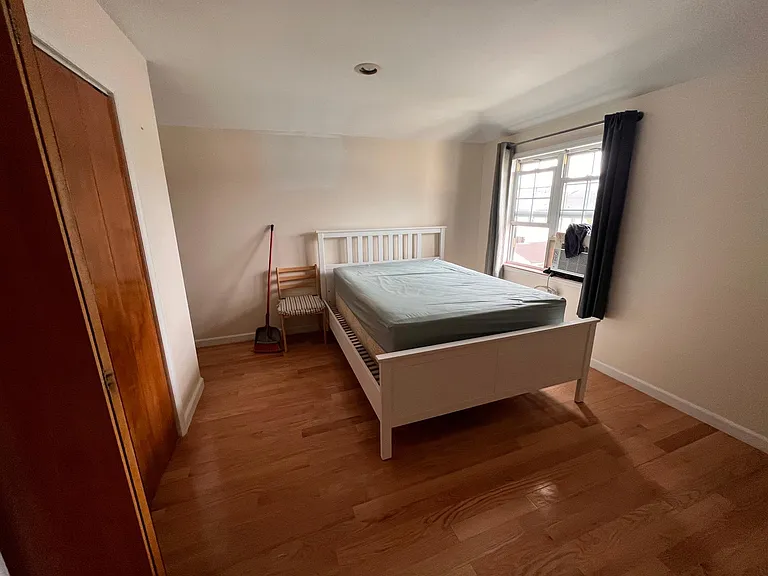 40 Garibaldi Ave #2 — Photo 6