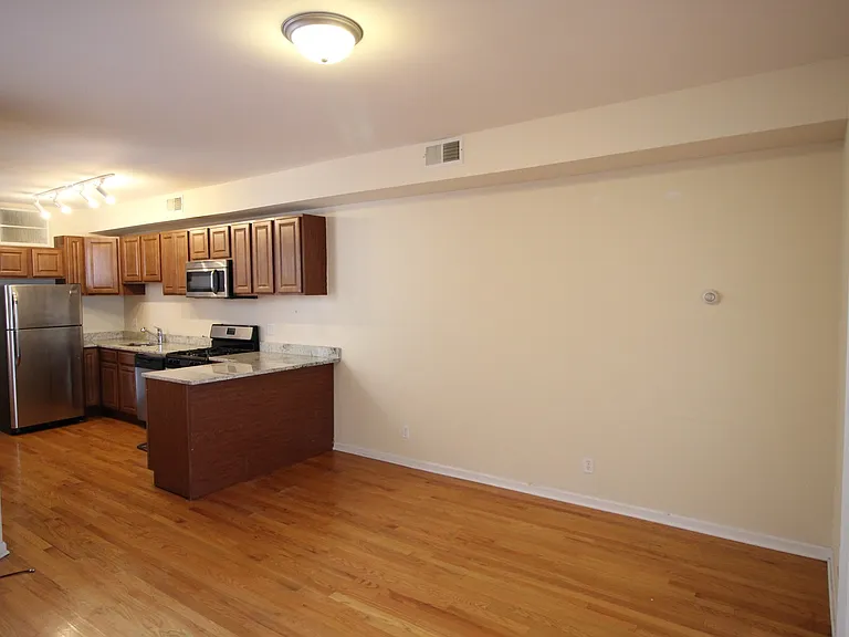 3320 W Lawrence Ave #2 — Photo 2