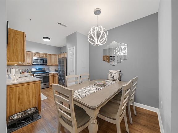 4th image of 23 Hampshire Rd APT 112
