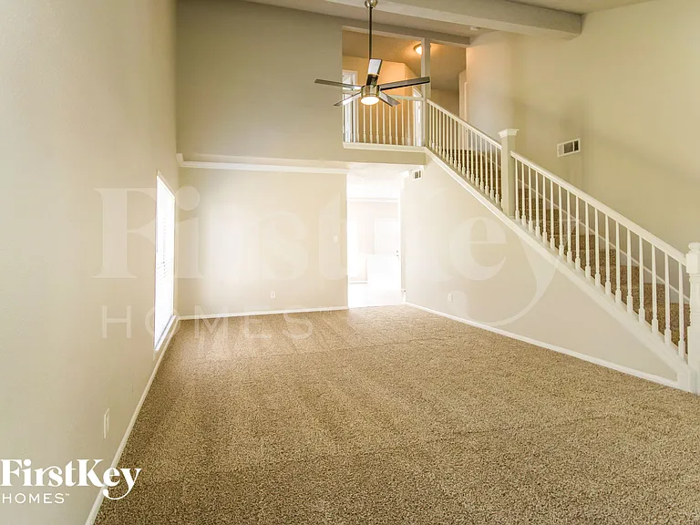 1219 Catskill Dr — Photo 3