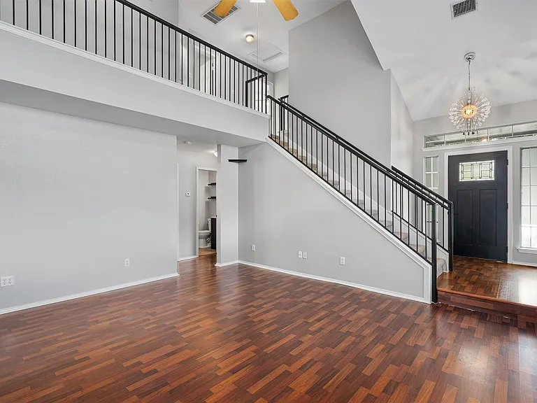 1713 Darjeeling Dr — Photo 3