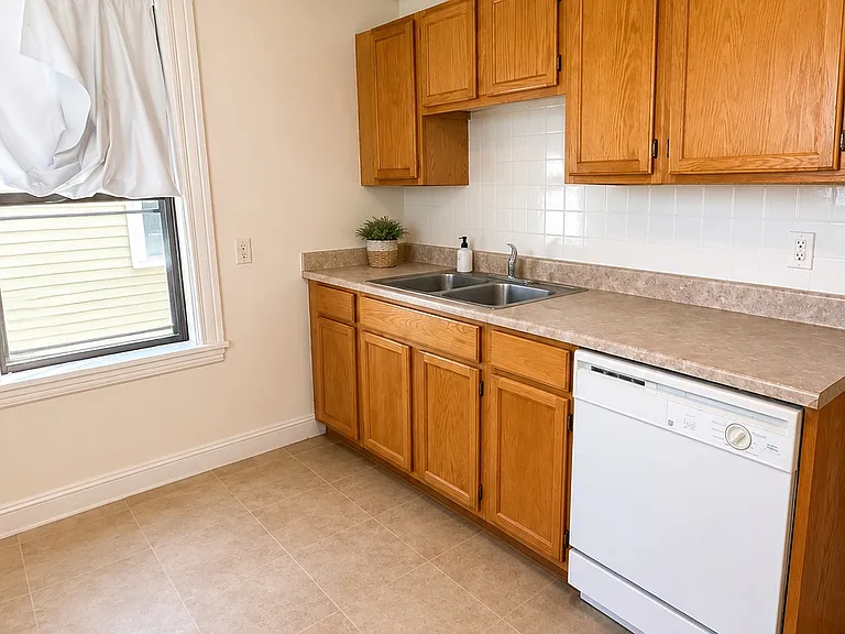 12 Tennyson St #2 — Photo 11