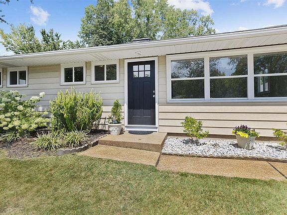 2nd image of 9958 Clearwater Dr