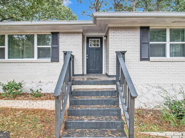 1376 David Cir, Decatur, GA 30032