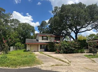200 Steddum Dr, League City, TX 77573