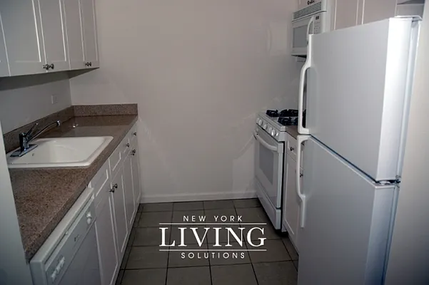 Rented by NY Living Solutions | media 34