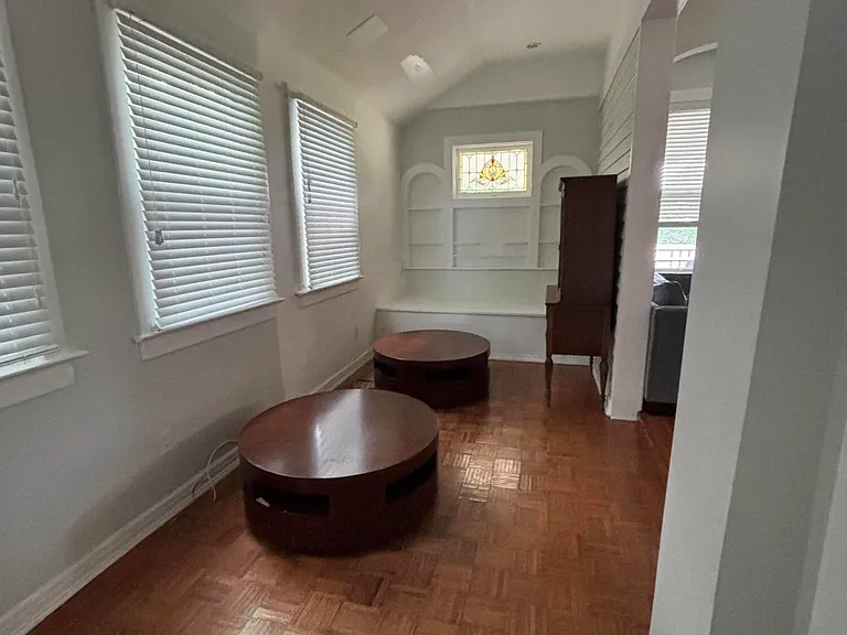 64 Hollywood Ave — Photo 11