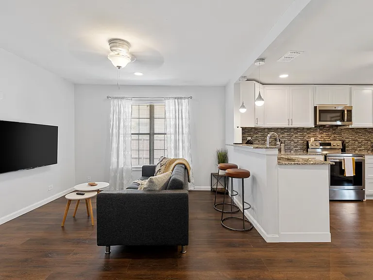 1230 S Montclair Ave — Photo 5