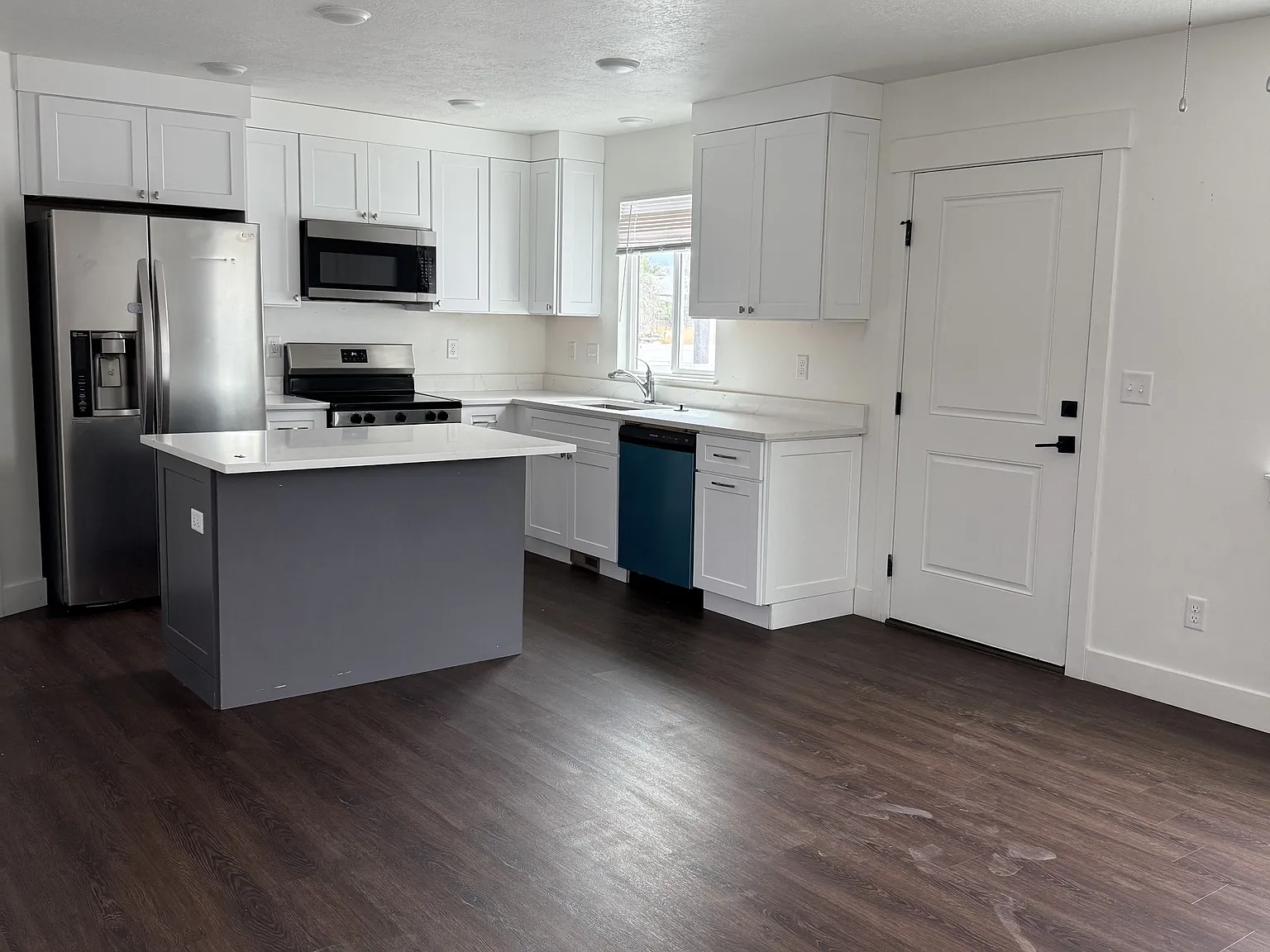 729 North 150 East - 729 N 150 E Upstairs — Photo 3