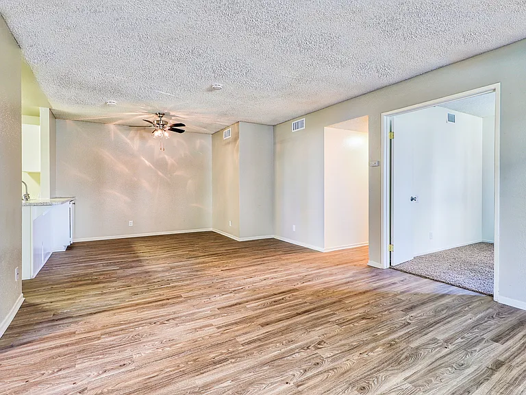 Monterey Villas — Photo 19