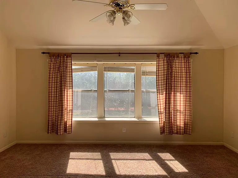 22735 April Springs Ln — Photo 12