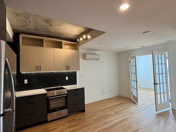 3rd image of 200 Linden Blvd APT 6C