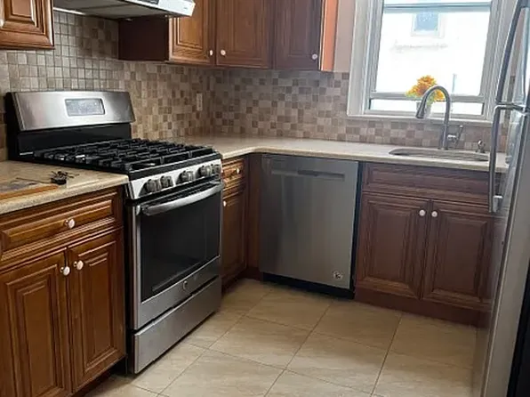42-12 21st Ave #1R, Astoria, NY 11105