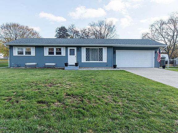 3rd image of 328 Beaumont Dr
