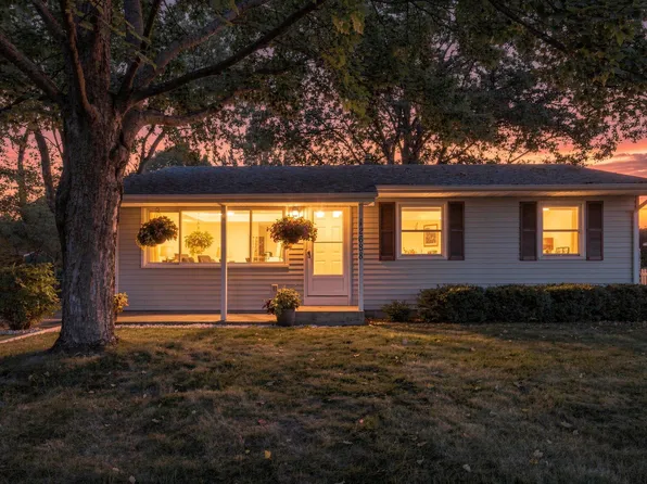 2688 Cedar Ave, White Bear Lake, MN 55110