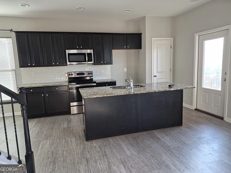 1506 Charcoal Ives Rd — Photo 9