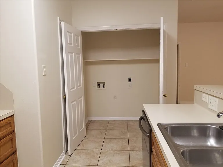 2928 Thrushwood Dr #A — Photo 10