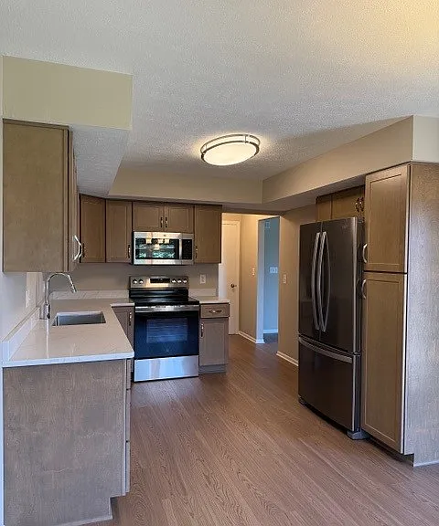2112 Croydon Ave #3 — Photo 4