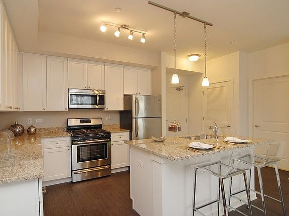 5th image of 801 Hedge Maple Dr APT 305
