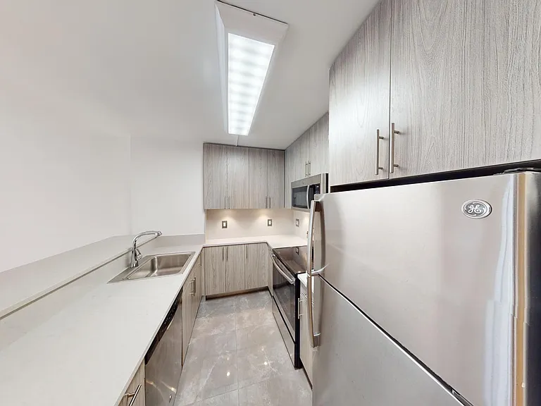 121 Reade St #5L — Photo 6