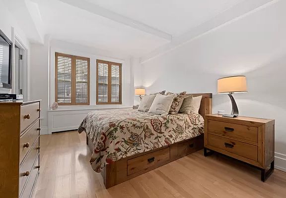 5th image of 845 W End Ave APT 7C