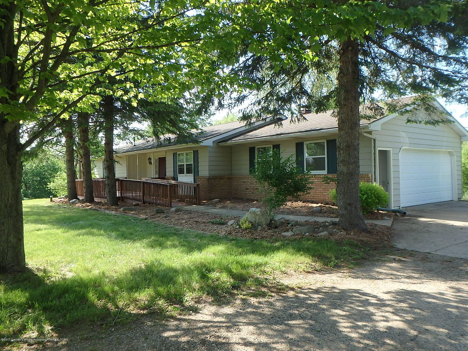 3725 E Packard Hwy, Charlotte, MI 48813 | Zillow