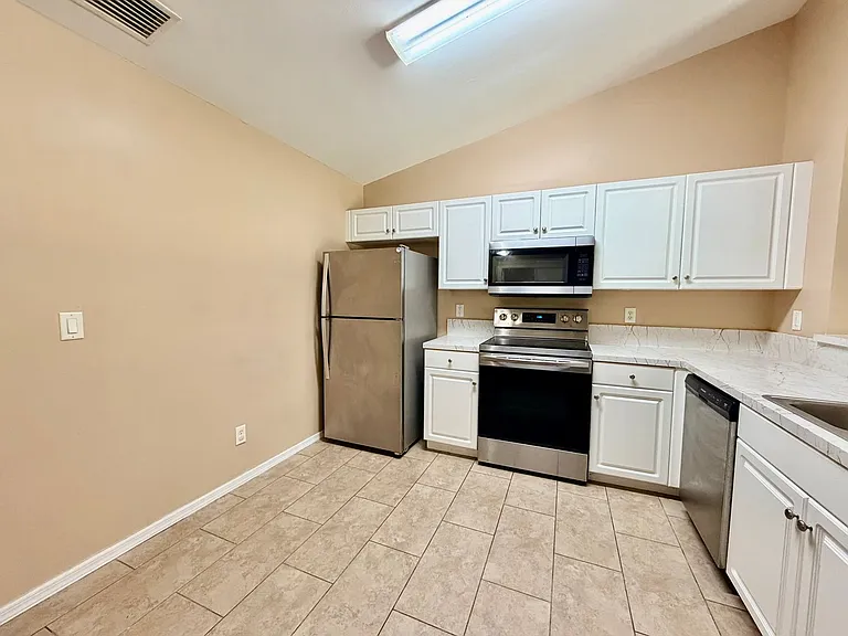 346 Bell Blvd S — Photo 13
