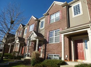 1945 Oxley Cir, Naperville, IL 60563