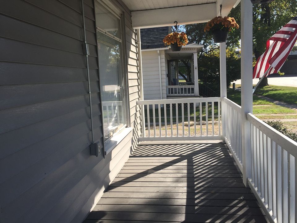 1st image of 2412 10th Ave