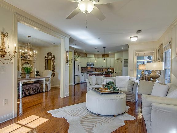 3rd image of 512 Grant Park Ct