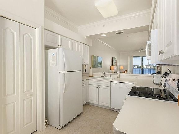 4th image of 10370 Washingtonia Palm Way APT 4323