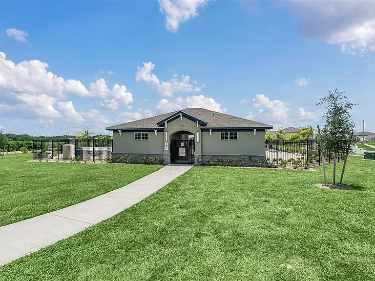 243 Hayley St — Photo 31