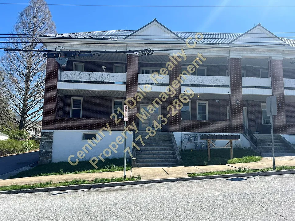 423-425 N Franklin St
