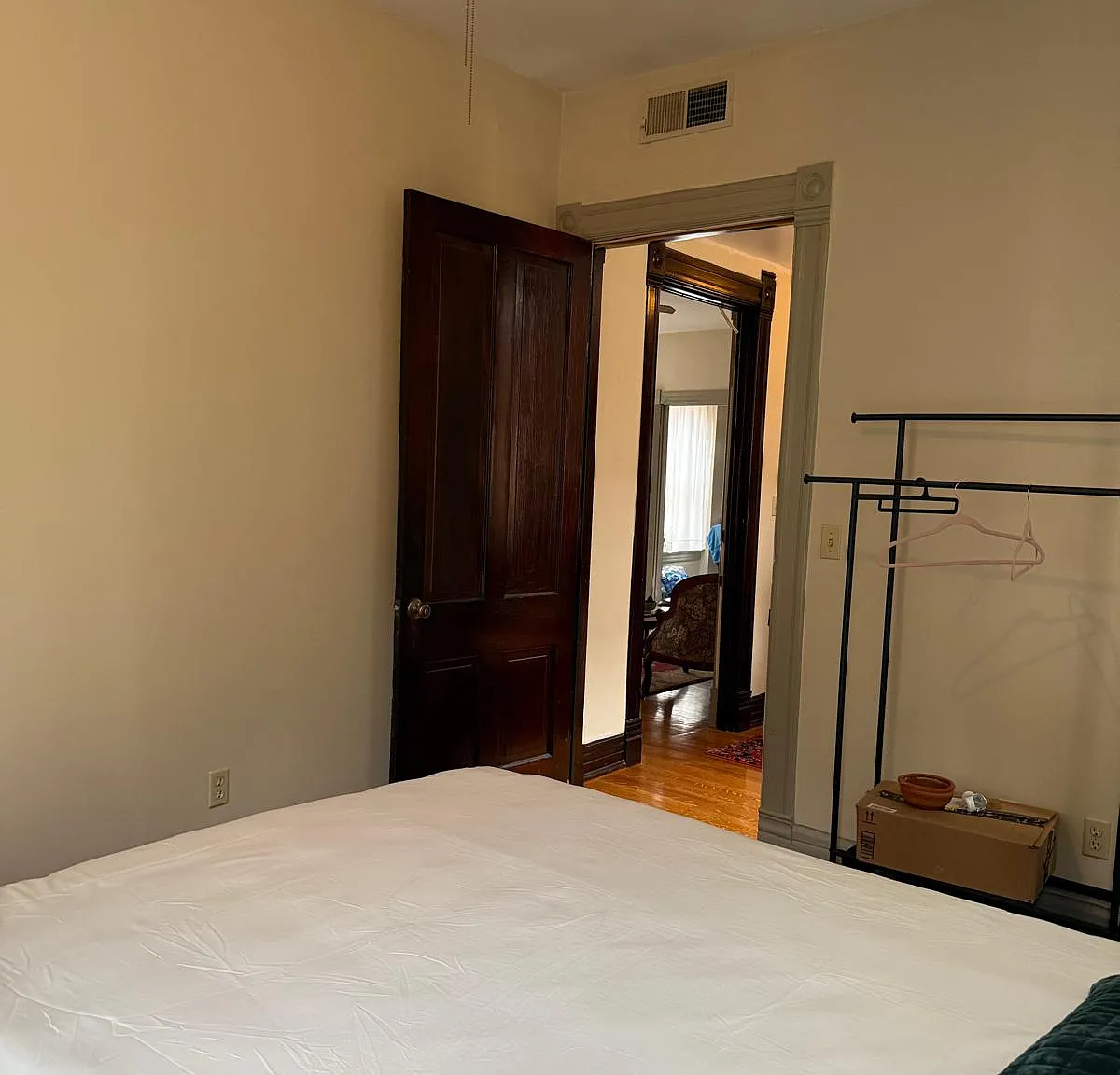 2 bed, 1200 sqft, $600 — Photo 2