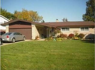 37750 Sarafina Dr, Sterling Heights, MI