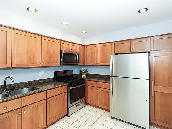 2nd image of 210 Steeplechase Ct #581