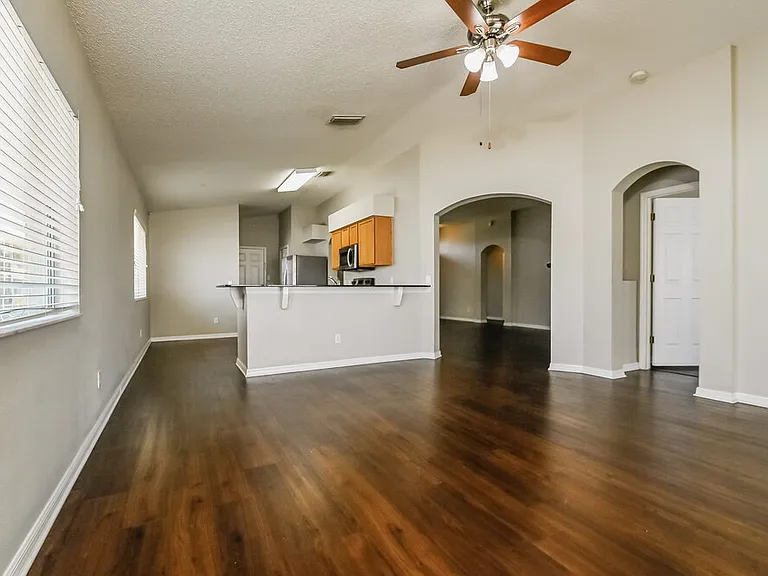 12845 Longcrest Dr — Photo 4