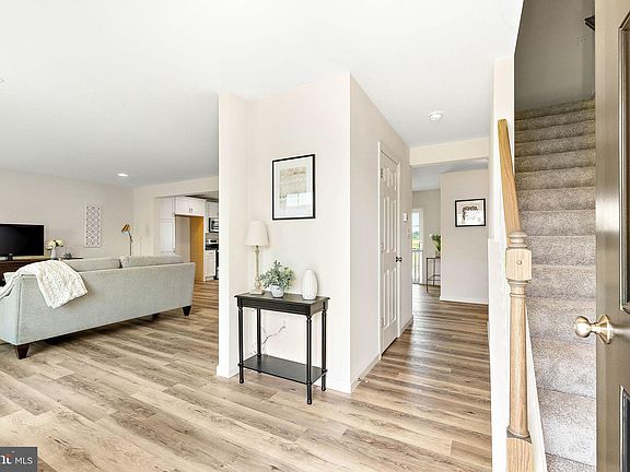 3rd image of 213 Flintwood Dr Lot 76