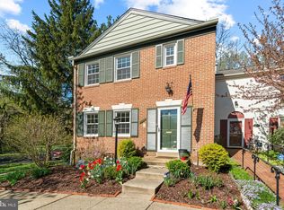 9762 Cardinal Rd, Fairfax, VA 22030