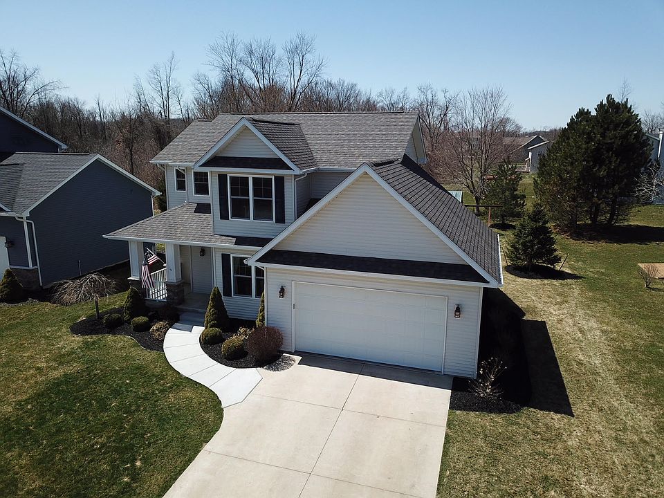1st image of 164 Woodhaven Dr