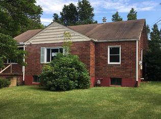 285 Spring Run Rd, Crescent, PA 15046