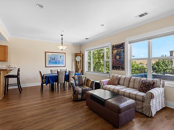 5th image of 624 Fair Oaks Ct